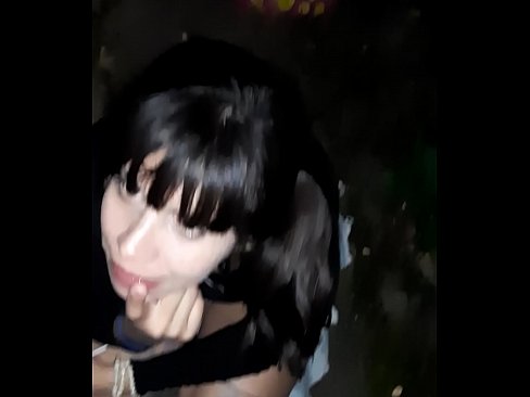 ❤️ 거리에서 사탕과 교환으로 부어오른 페니스 ❤️ 창녀 ko.porno24-7.ru에서